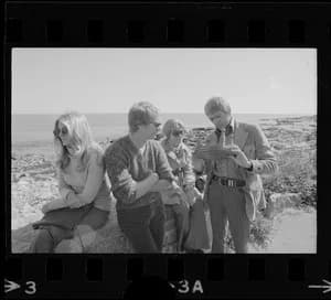 Blake Edwards - Doris Jamin, Tom Bleecker, an unidentified woman, and James Coburn filming "The Carey Treatment" in Gloucester