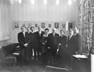 Richard Lewis - Opvoering van de Mattheus Passion door het Concertgebouworkest, v.l.n.r. Piet Van Egmond (cello, klavecimbel en orgel), Richard Lewis , Hans Wilbrink (bas) , Heinz Rehfuss (Christus) ,