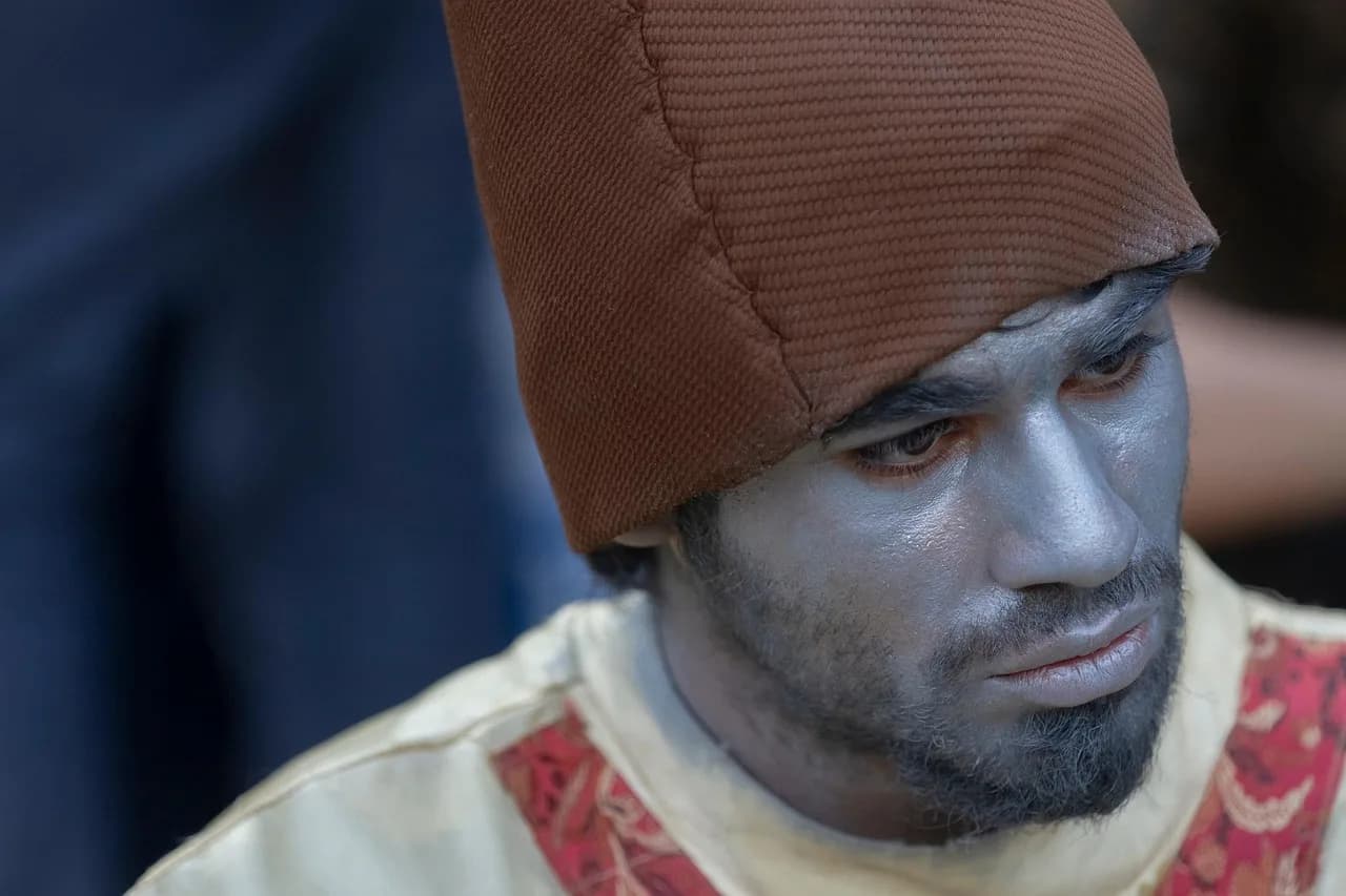 Pumpuang Duangjan — iran, actor, performing arts, tehran, theater arts, theater actor, artist, iranian actor, persian actor, silver face paint, photojournalism, street photography, asian people