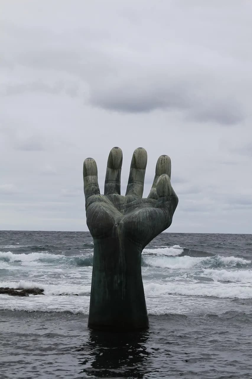 Kim Ki-duk — sea, nature, hand, sculpture, monument, landmark, kim, pyohang
