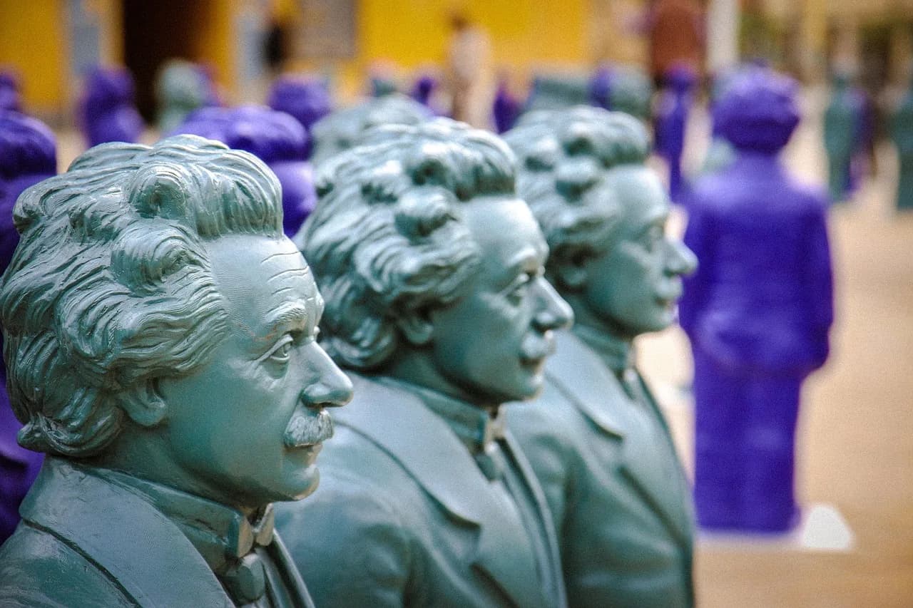 Herbert Kroemer — albert einstein, ulm, sculpture, exhibition, physicist, bust, münsterplatz, art, ulm minster, blue, row, albert einstein, albert einstein, albert einstein, albert einstein, albert einstein