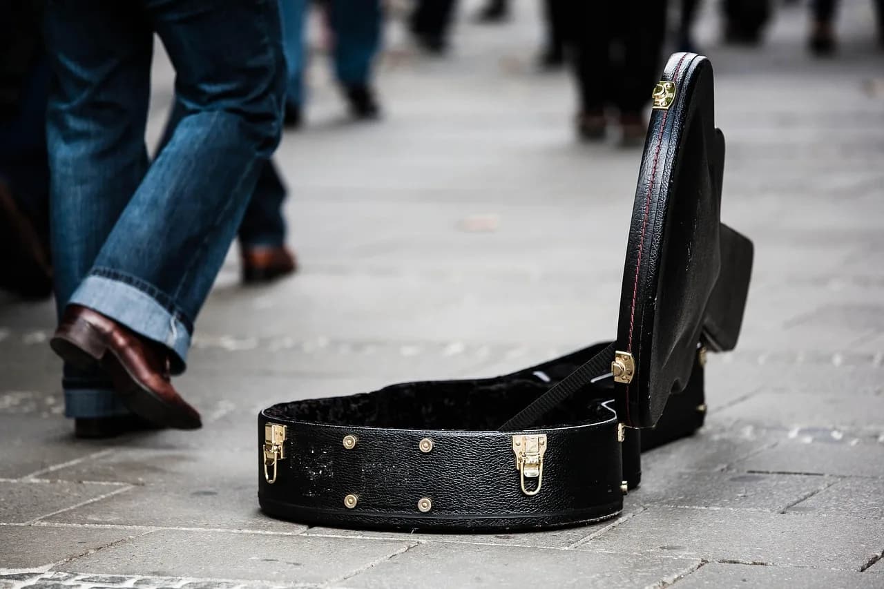 Saša Popović — guitar case, street musician, donate, donation, musician, street performer, street performance, guitar case, donate, donate, donate, donation, donation, donation, donation, donation, musician