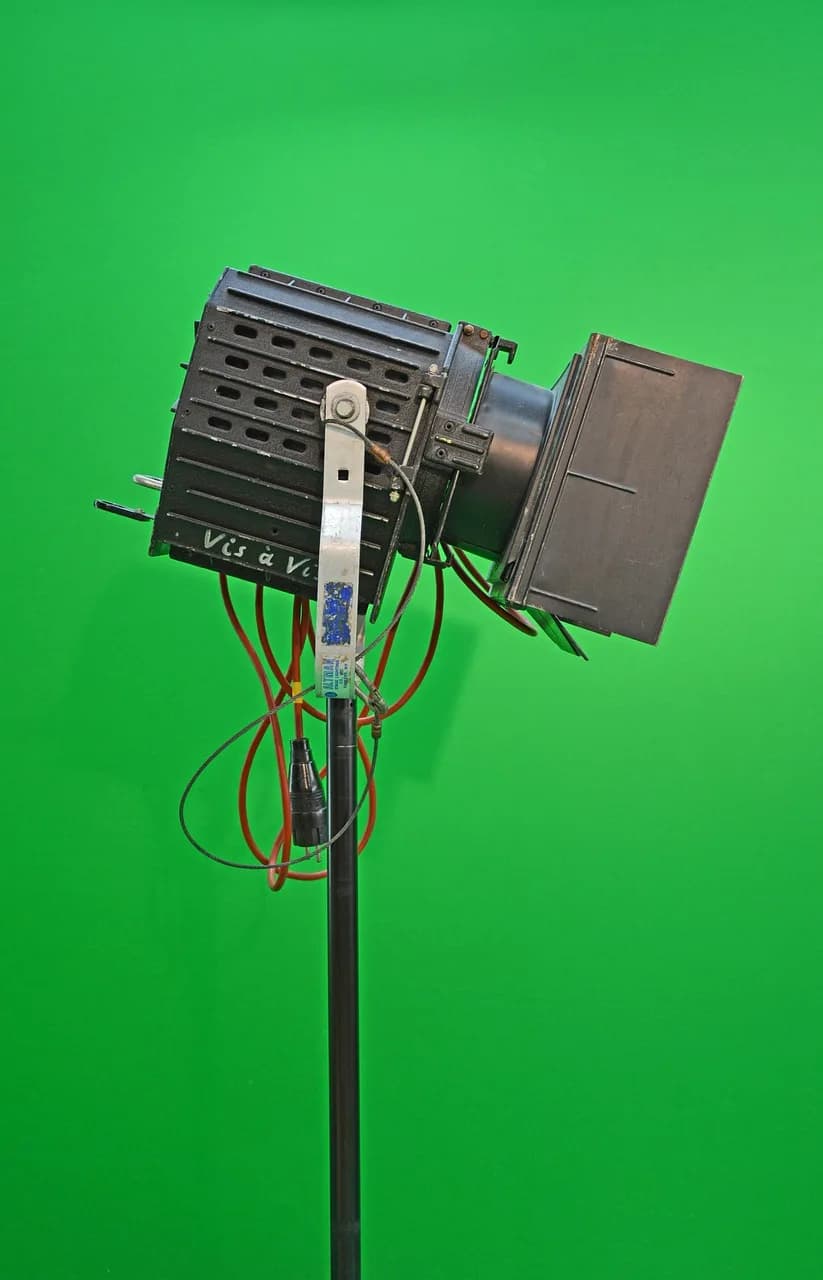 Sidney Altman — spot, headlights, step lens, stage lighting, theater lighting, theater spot, spotlights, studio, altman, light, greenbox, stage, chroma key