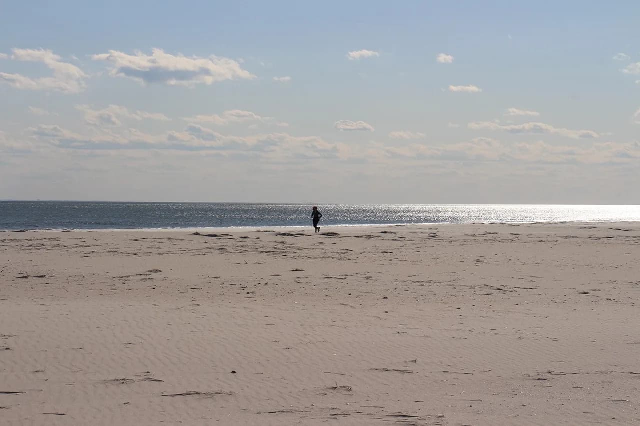 Kelvin Kiptum — beach, winter, runner, long distance, nature, atlantic, ocean, sand