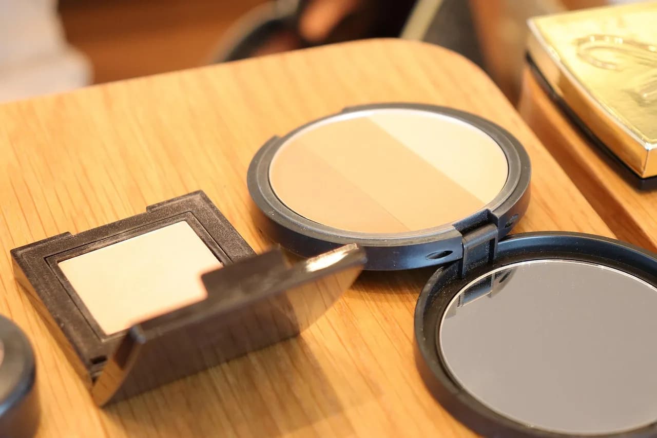 Shigemaru Takenokoshi — this home, this special steel company, this excellent professor, cosmetics, brush, beautiful, makeup, makeup, makeup, makeup, makeup, makeup