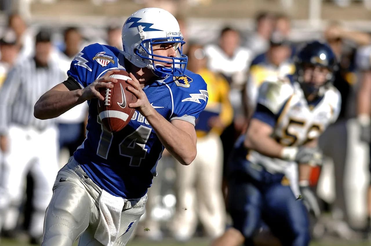 Hifuyo Uchida — football, quarterback, sport, player, athlete, competition, super bowl, american football, football, football, football, football, football, sport, american football