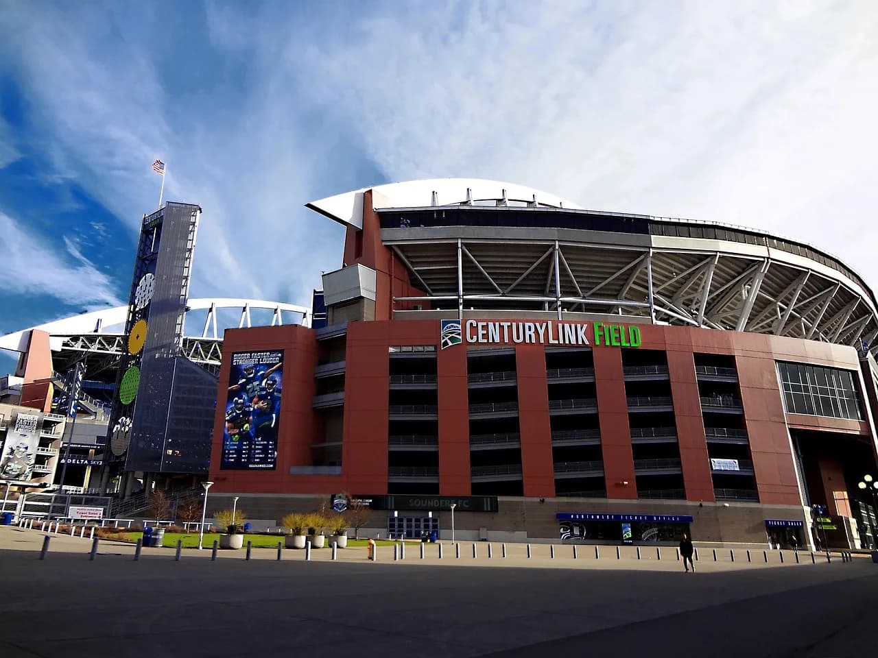 Hiroaki Sato — century link field, stadium, football, sports