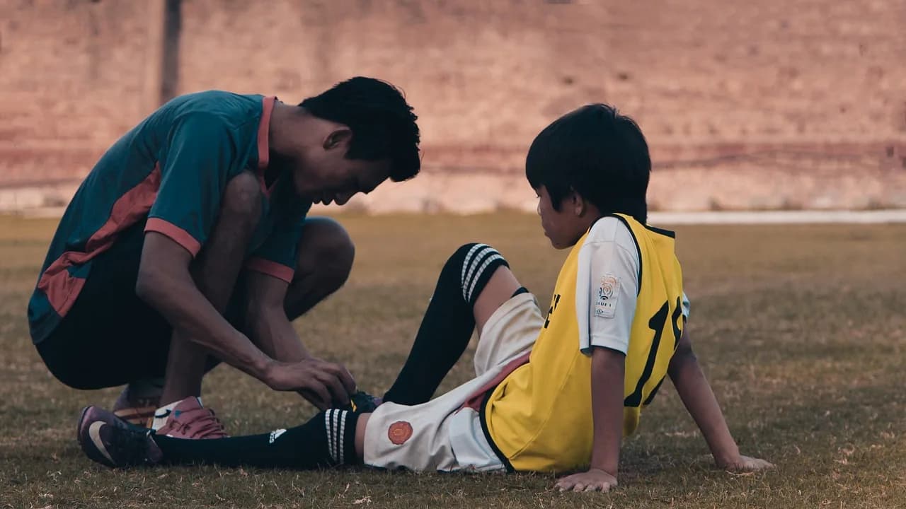 Hirokazu Ninomiya — football, coach, coaching, sport, team, game, competition, trainer, man, male, player, soccer, outdoors, field, american, athlete, helmet, referee, discipline, explain, whistle, argument, huddle, texan, brown football, brown gaming, brown game, brown games, discipline, discipline, discipline, discipline, discipline, argument, argument