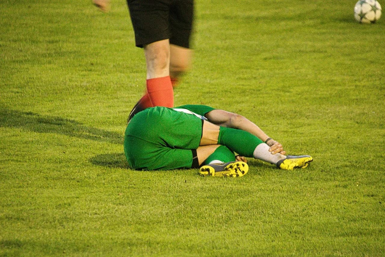 Misao Tamai — athlete, injury, football player, football, foul, soccer, soccer player, football match, game, sports, injury, injury, injury, injury, injury, football player, soccer, soccer player, soccer player, soccer player