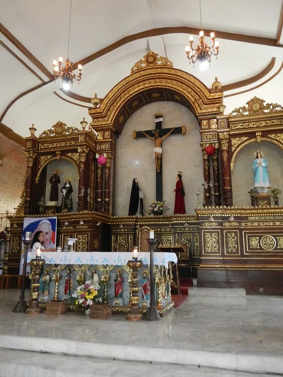Pope Francis - 2015 version of the interior of the 1869 Saint Francis of Assisi Parish Church (Peñaranda, Nueva Ecija) in Barangays Poblacion I-IV, Peñaranda, Nueva Ecija - Peñaranda, Nueva Ecija, Fun