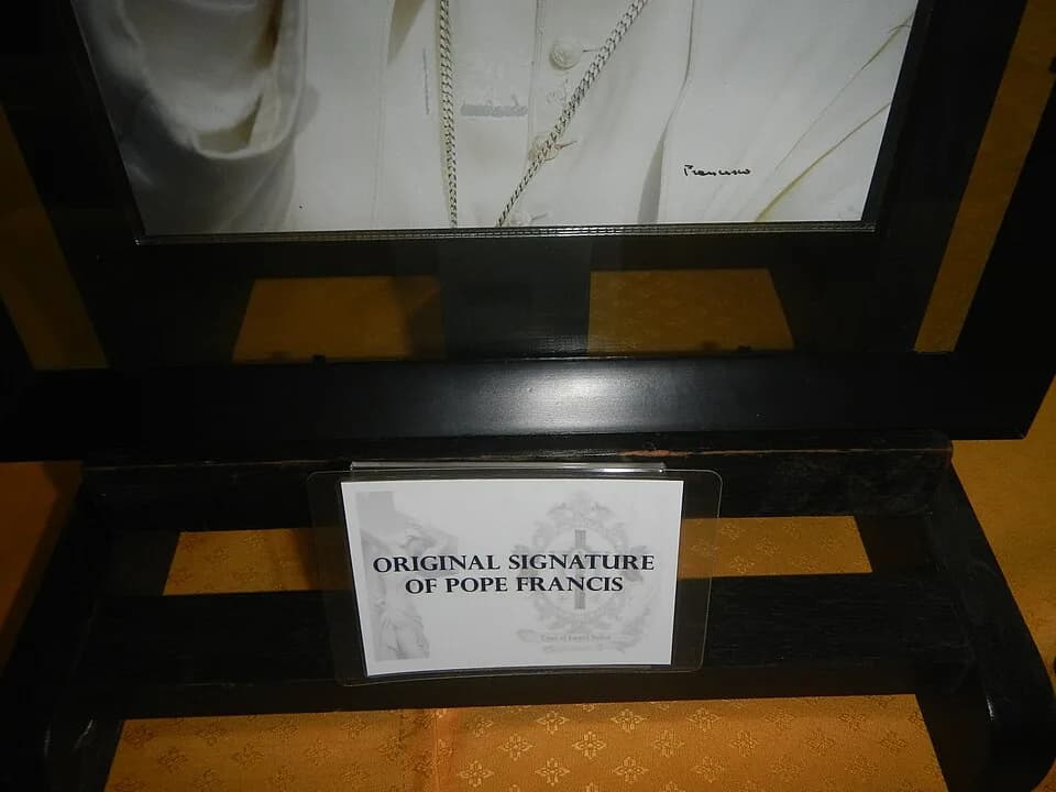 Pope Francis - Relics of Popes Relics of Ivan Merz Tu Es PETRUS Tour of Papal Relics, 2017 (SM City Baliwag) Ivan Merz (1896-1928) The Solemn Exhibit and Veneration of the Sacred Relics and Memorabili