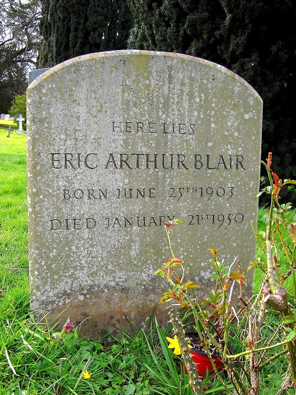 George Orwell - Headstone of Eric Arthur Blair (George Orwell), in All Saints' parish churchyard, Sutton Courtenay, Oxfordshire (formerly Berkshire)