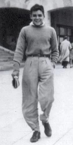 Che Guevara - Ernesto Guevara. De vacaciones en Mar del Plata. Argentina. ca. 1945