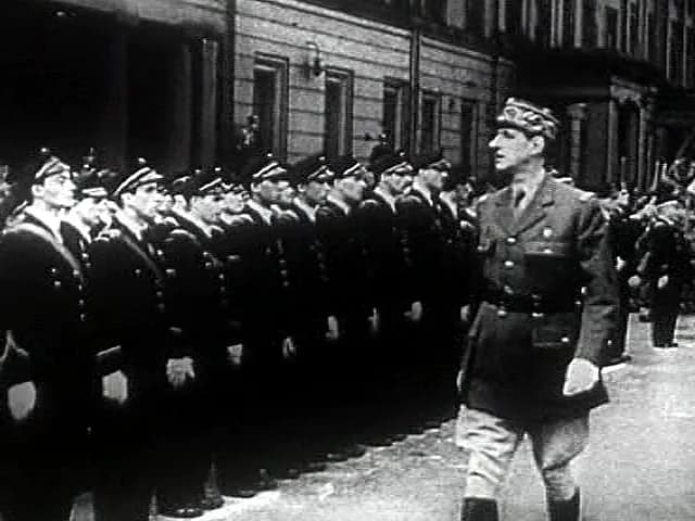 Charles de Gaulle - De Gaulle shot0064.png