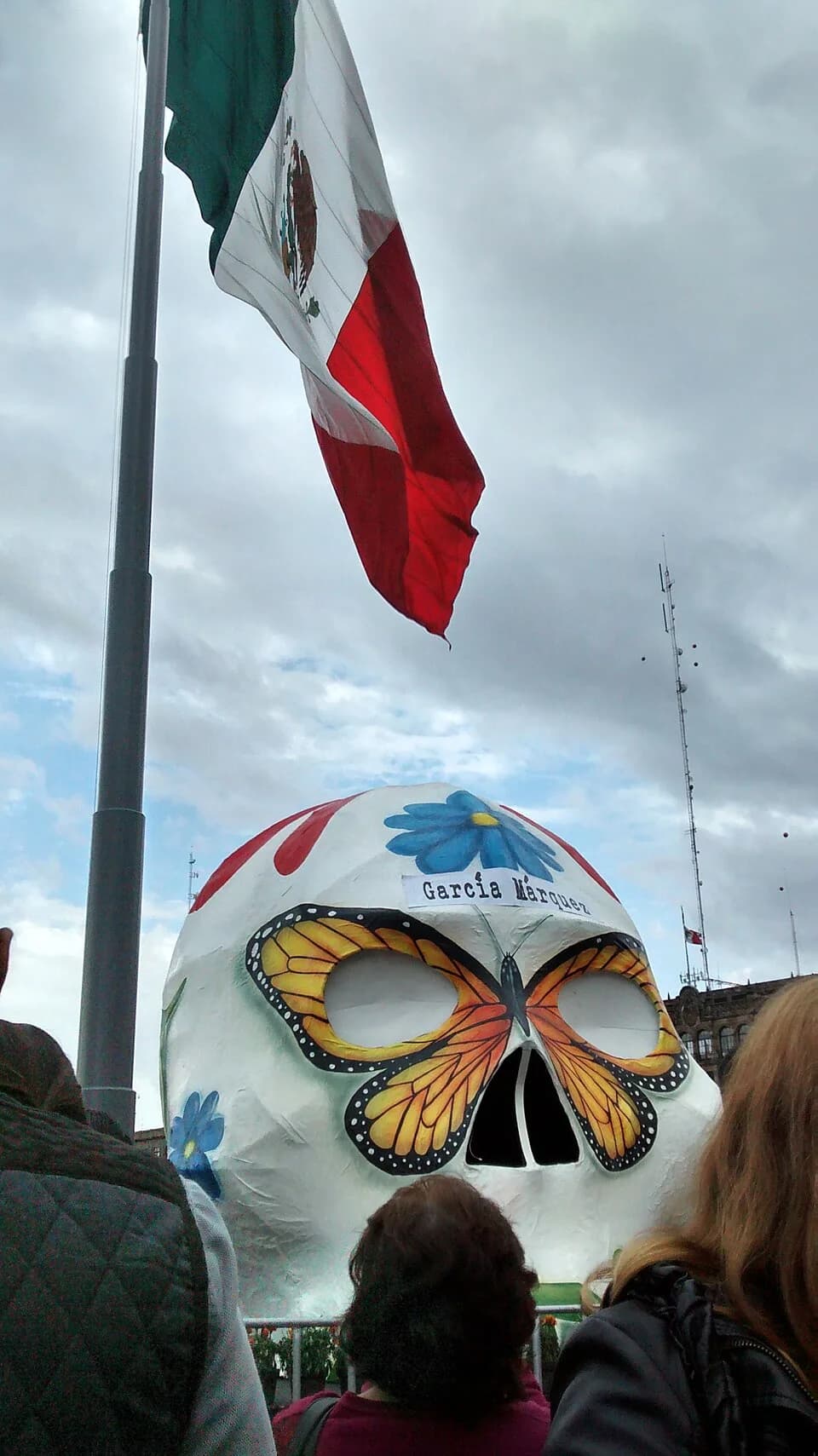 Gabriel García Márquez - Calavera gigante a Gabriel García Márquez
Plaza de la Constitución

Zócalo DF