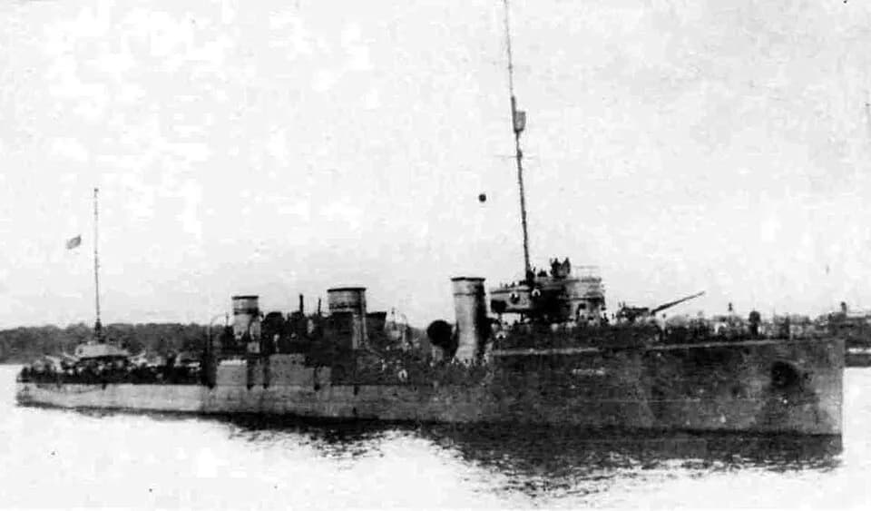 Leon Trotsky - Soviet destroyer Trotskii.