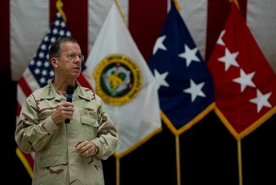 Saddam Hussein - 110802-N-TT977-140

Chairman of the Joint Chiefs of Staff Adm. Mike Mullen addresses service members during an all hands call at Al-Faw Palace, Baghdad, Iraq, August 2, 2011. Mullen i