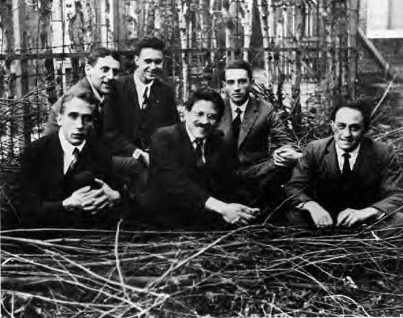 Enrico Fermi - Ehrenfest's students, Leiden 1924.. People on the picture from left to right:
Gerhard Heinrich Dieke,
Samuel Abraham Goudsmit,
Jan Tinbergen,
Paul Ehrenfest,
Ralph Kronig,
Enrico Ferm