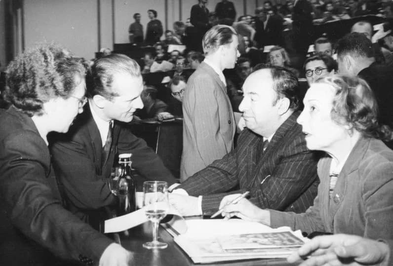 Pablo Neruda - For documentary purposes the German Federal Archive often retained the original image captions, which may be erroneous, biased, obsolete or politically extreme. Berlin, III. Weltfestspi