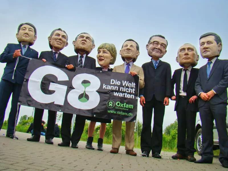 Shinzō Abe - G82007LeadersBigheads.jpg