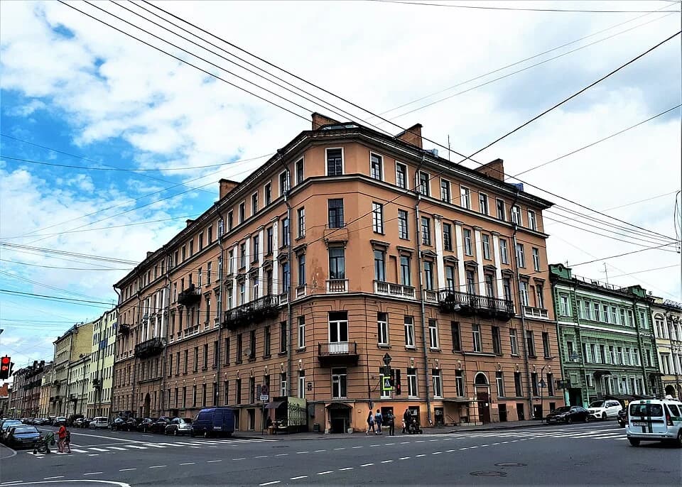 Igor Stravinsky - Profitable house, 1841 (architect E.F. Pascal), 1852 (architect B.B. Heidenreich), 1882-1883 (engineer V.G. Turgenev), 1910 (architect M.M. Sinyaver): Dekabristov Street, 53 / Englis