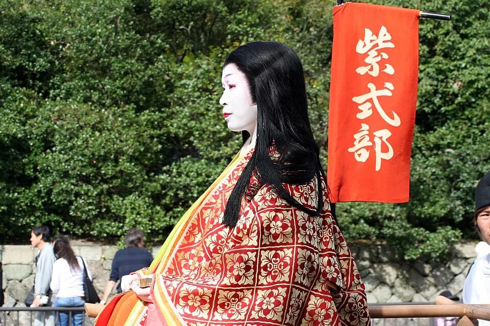 Murasaki Shikibu - 京都府京都市にて開催された時代祭。正午の御所から平安神宮までの行進の様子。2009年10月22日撮影。
紫式部。