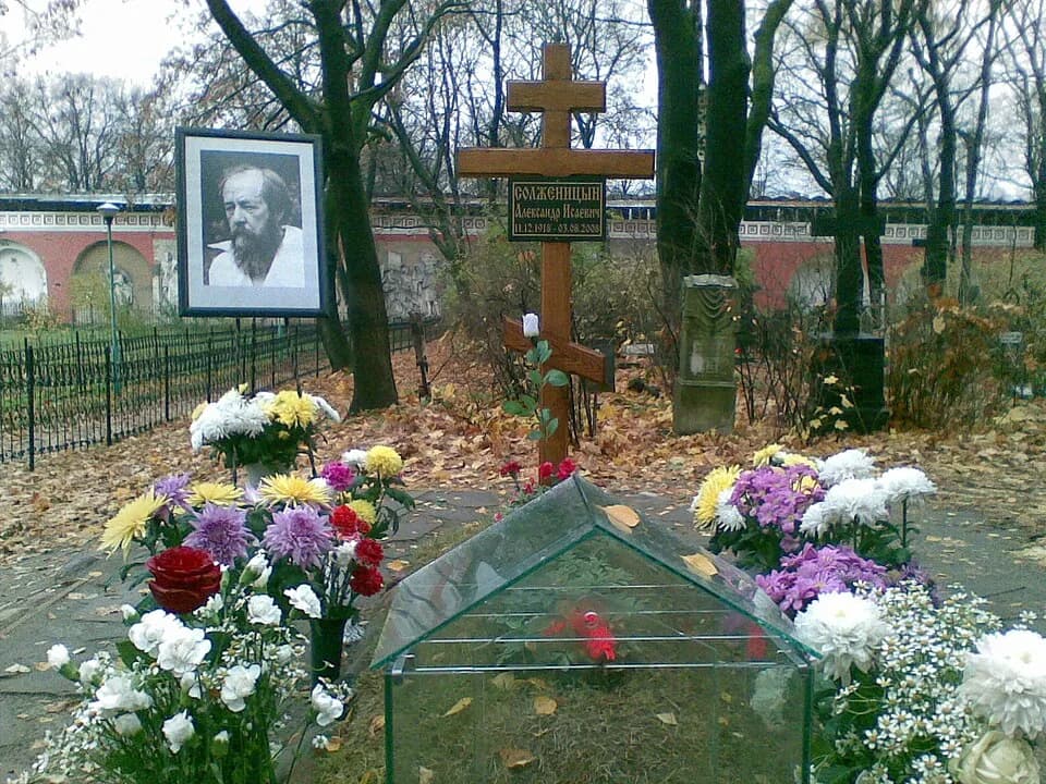 Aleksandr Solzhenitsyn - Grave of Alexander Solzhenitsyn