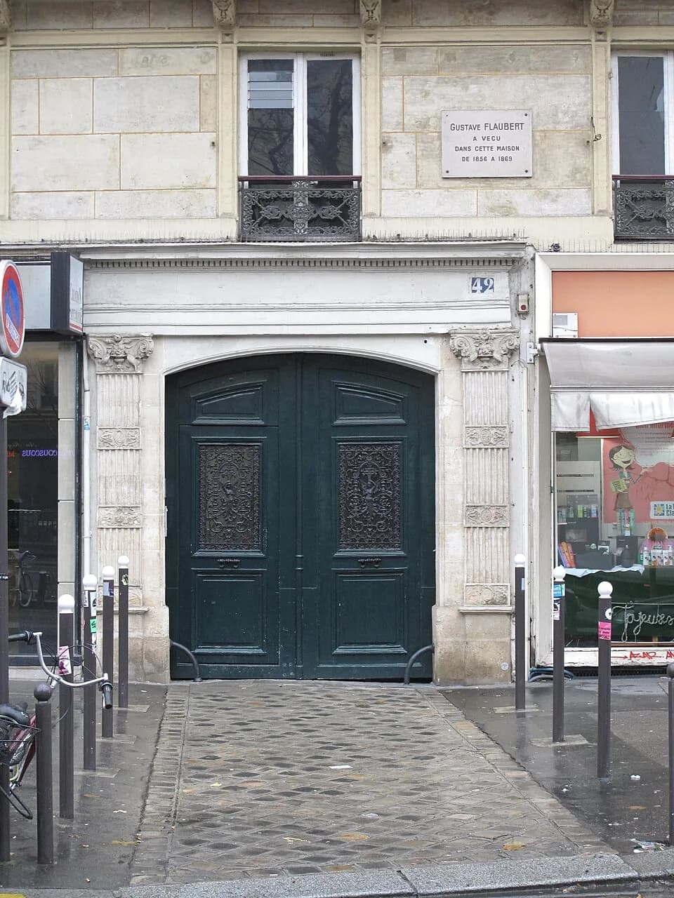 Gustave Flaubert - Building (+ plaque) where lived Gustave Flaubert in Paris : 42 boulevard du Temple, 11th arr.