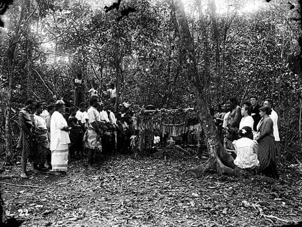 Robert Louis Stevenson - Burial and grave of writer Robert Louis Stevenson on Mt Vaea in Samoa, 1894.