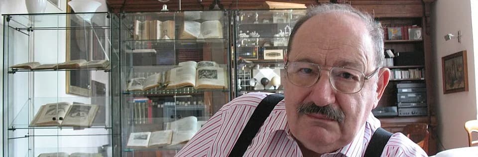 Umberto Eco - Umberto Eco interviewed by Aubrey in his Milan apartment for Wiki@Home. Here's the interview (in italian).