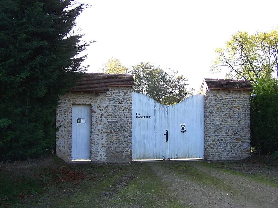 Brigitte Bardot - Entrance of the property of Brigitte Bardot in Mareil-le-Guyon (Yvelines, France)