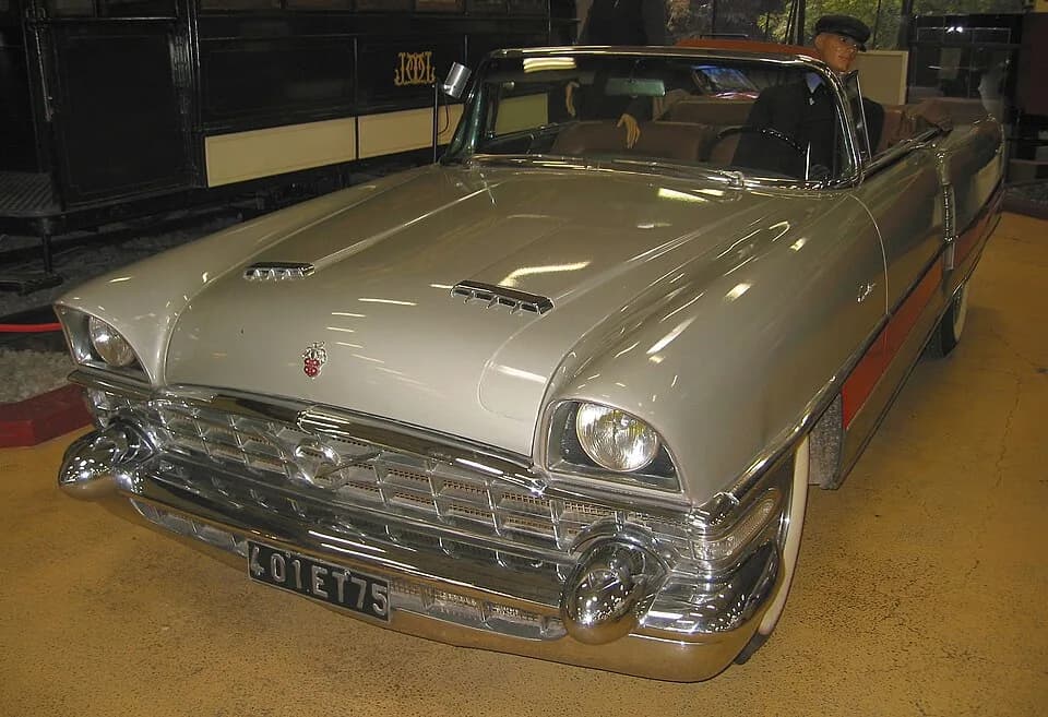 Édith Piaf - Packard Caribbean Convertible Model 5699 (1956). This car was bought by Edith Piaf when new.