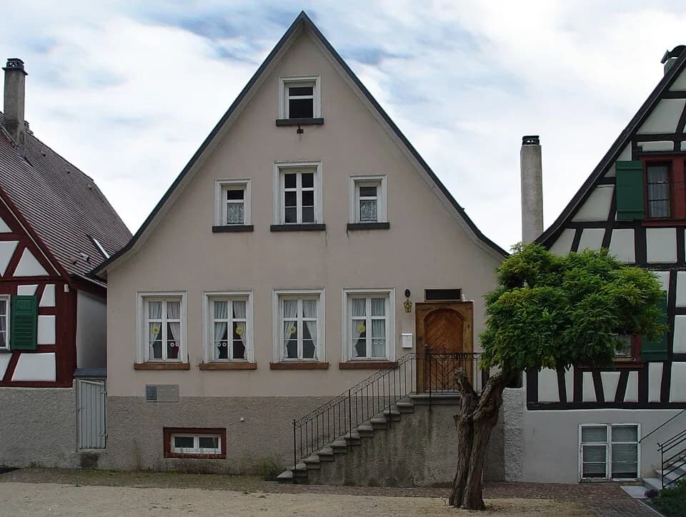 Martin Heidegger - Geburtshaus von Martin Heidegger in Meßkirch, Baden-Württemberg (where Heidegger grew up) - la maison natale d'Heidegger - (ハイデッガーの出生地)