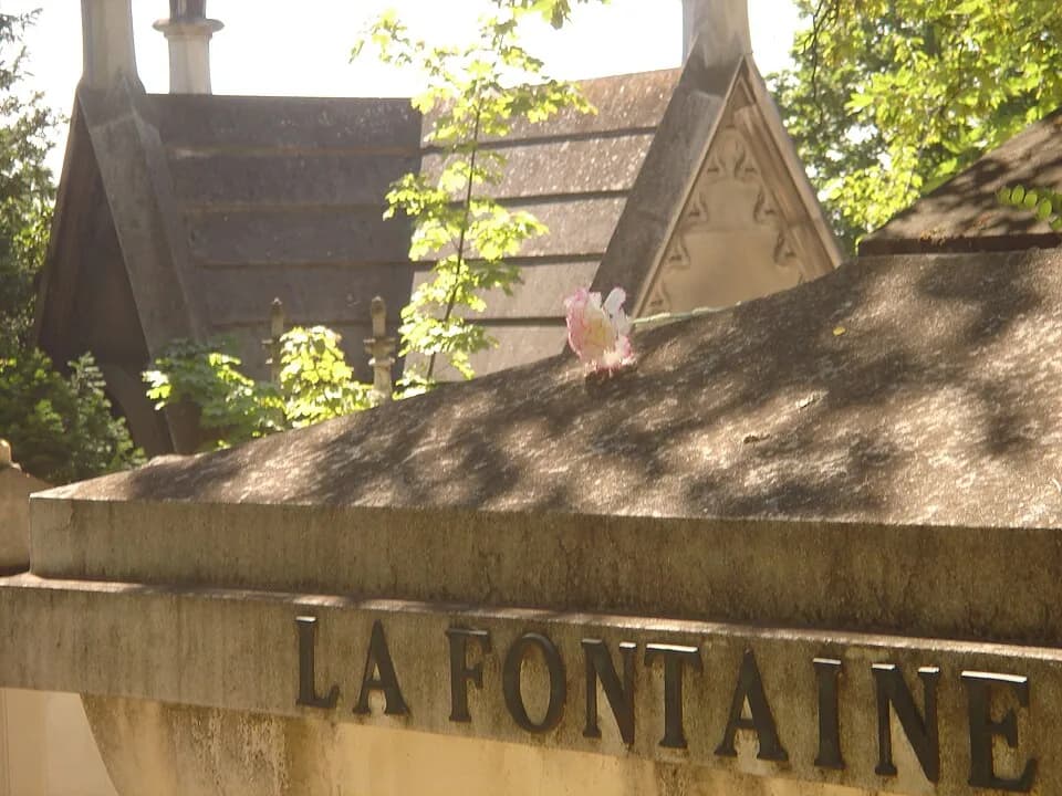 Jean de La Fontaine - Tomb of the french writer Jean De La Fontaine in the French Cemetery of Père Lachaise