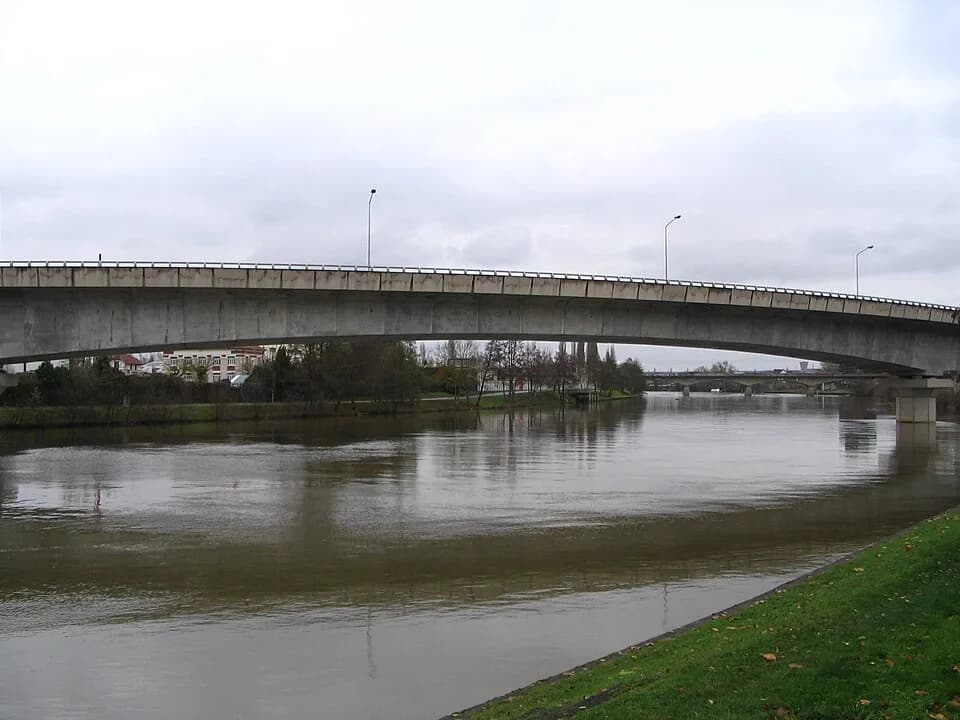 Georges Pompidou - Georges Pompidou Bridge, in Montereau-Fault-Yonne, Seine-et-Marne, France.