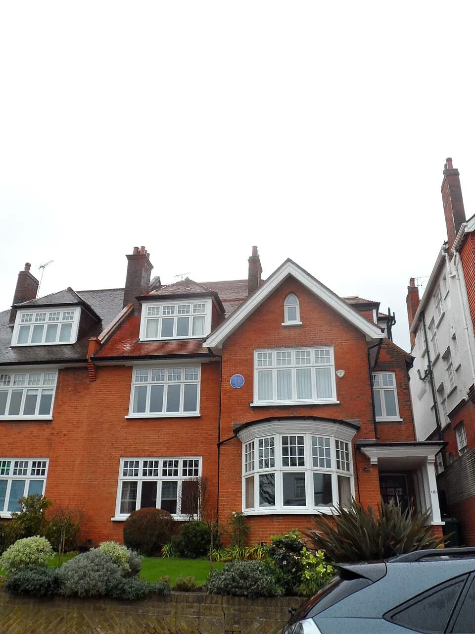 Aldous Huxley - LEONARD HUXLEY 1860-1933 JULIAN HUXLEY 1887-1975 ALDOUS HUXLEY 1894-1963 Men of Science and Letters lived here