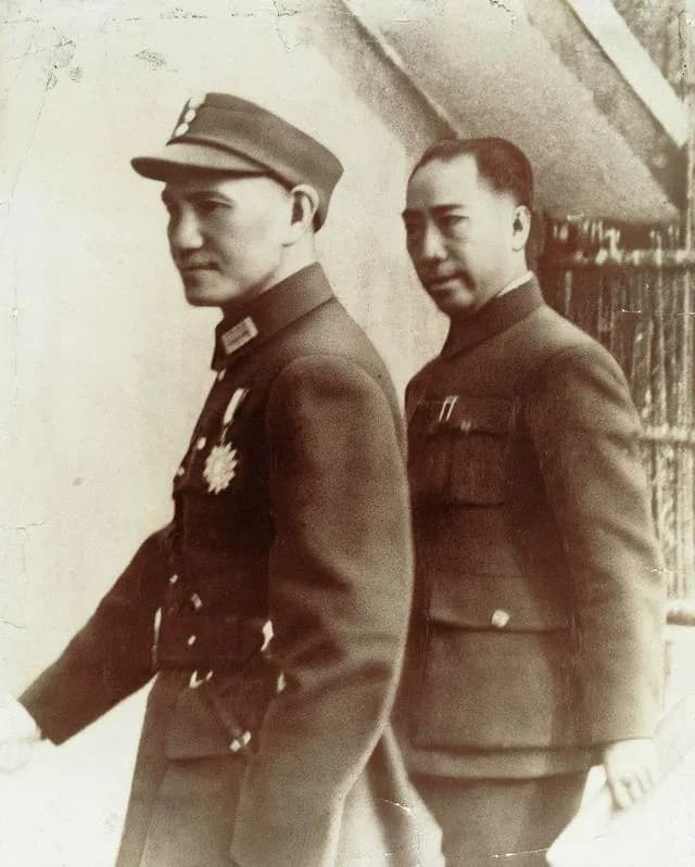 Chiang Kai-shek - 蒋介石和戴笠 Chiang Kai-shek and Dai L
