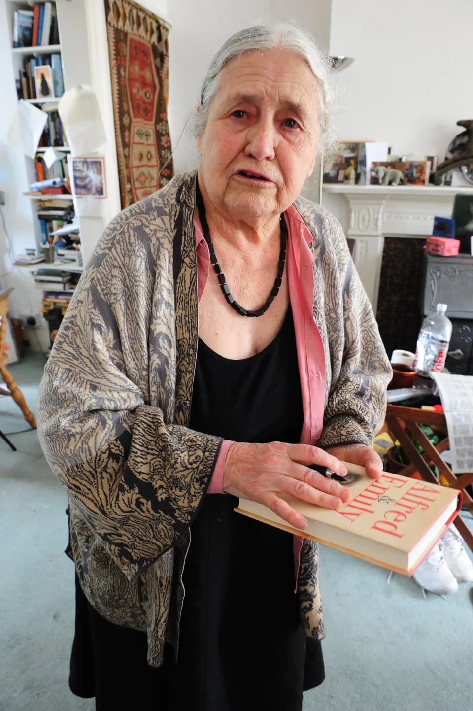 Doris Lessing - Dorisa Lesinga, britu rakstniece, 2007. gada Nobela prēmijas literatūrā laureāte.