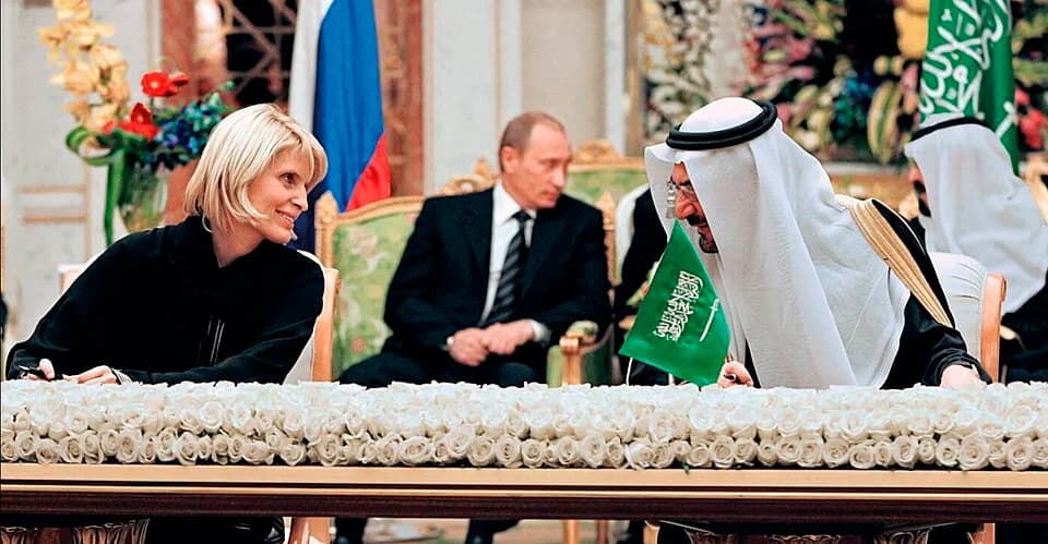 Abdullah of Saudi Arabia - RIYADH. At the ceremony of signing Russian-Saudi documents. Svetlana Mironyuk, Head, Editor-in-Chief of the Russian Information Agency “RIA Novosti” and Ayad Madani, Ministe