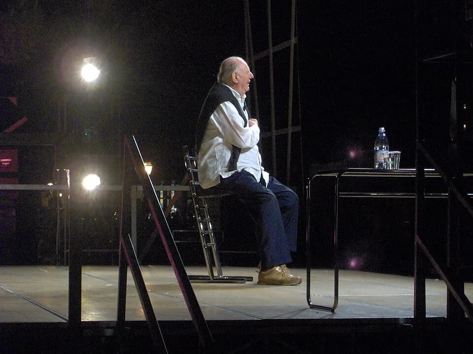 Dario Fo - Dario Fo durante lo spettacolo al Mondomare Festival a Lerici