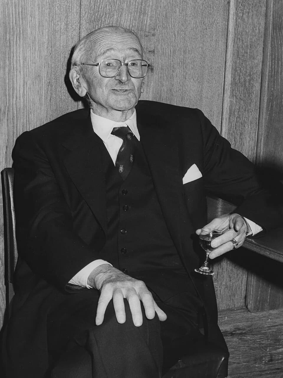 Friedrich Hayek - Professor of Economic Science at LSE 1931-1950, won Nobel prize for Economic Sciences in 1974.

IMAGELIBRARY/1026

Persistent URL: http://archives.lse.ac.uk/dserve.exe?dsqServer=lib-