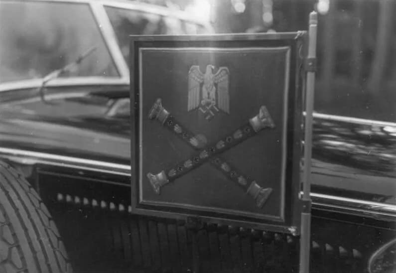 Hermann Göring - Flag of the Reich Marshal Hermann Goering, attached to the front of the vehicle.