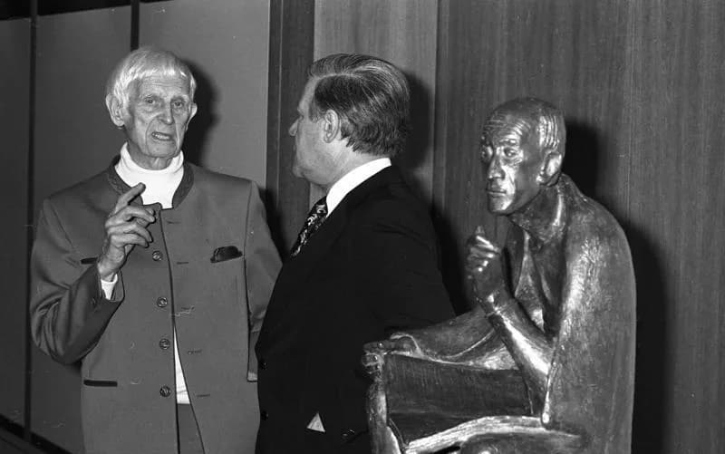 Helmut Schmidt - For documentary purposes the German Federal Archive often retained the original image captions, which may be erroneous, biased, obsolete or politically extreme. Bundeskanzler Helmut S