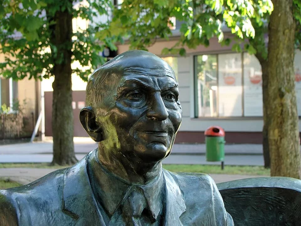 Isaac Bashevis Singer - Biłgoraj - Isaac Bashevis Singer's memorial bench