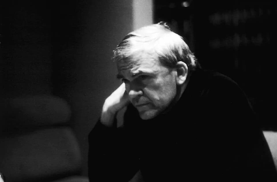 Milan Kundera - Milan Kundera en 1980, escritor y disidente checo.