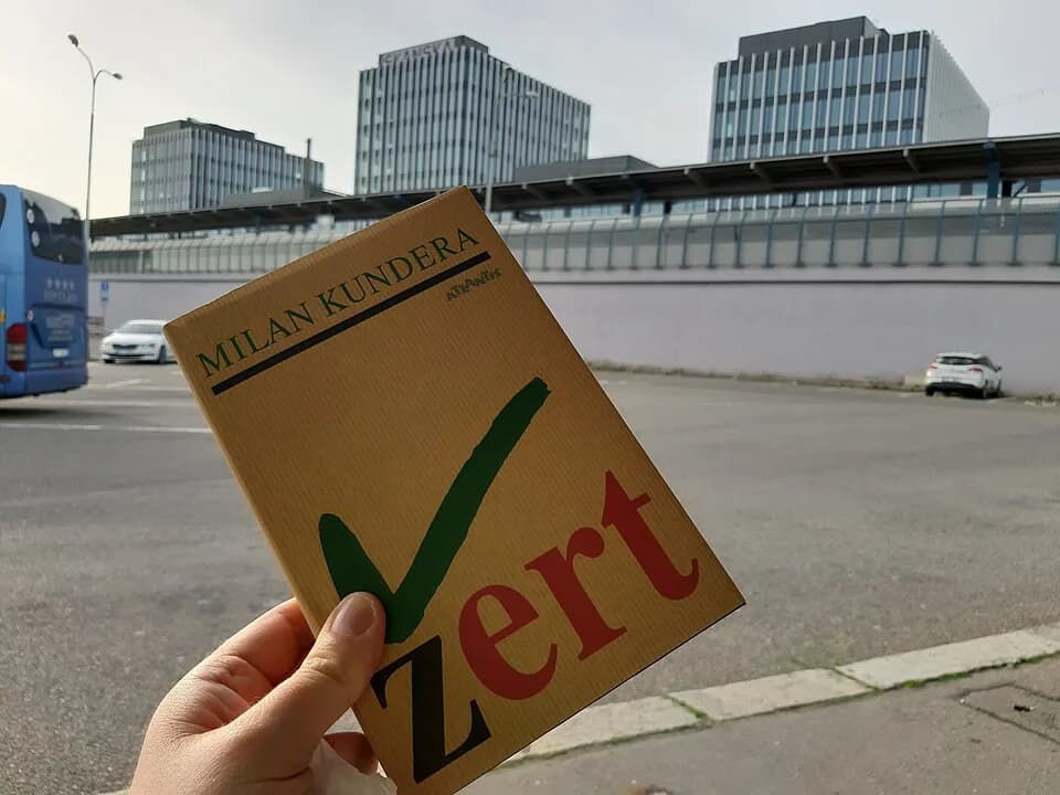 Milan Kundera - Nádraží Holešovice a okolí...