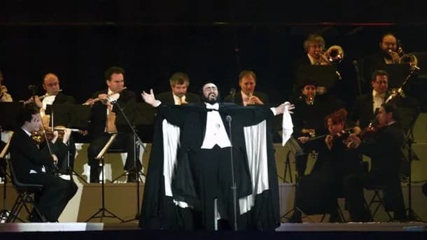 Luciano Pavarotti - Luciano Pavarotti, opening ceremony of the 2006 Winter Olympics