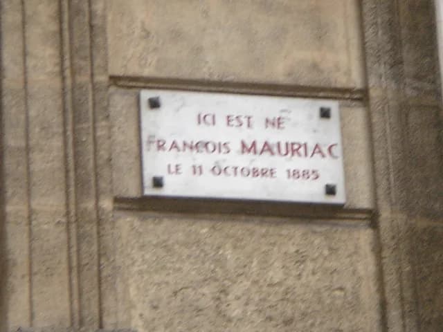 François Mauriac - Commemorative plaque — the house where François Mauriac was born (86, rue du Pas-Saint-Georges, Bordeaux)