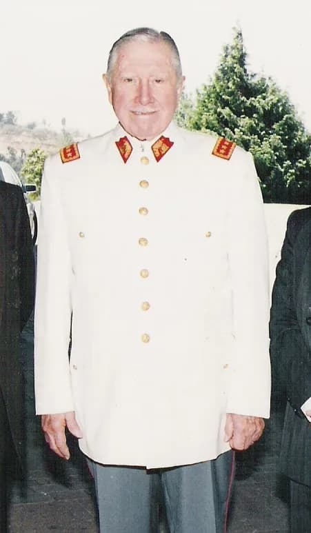 Augusto Pinochet - Imagen de Augusto Pinochet, militar y líder del Régimen Militar de Chile (1973-1990). Sacada en el Club del Ejército en Santiago de Chile por el Aniversario de la Fundación Pinochet