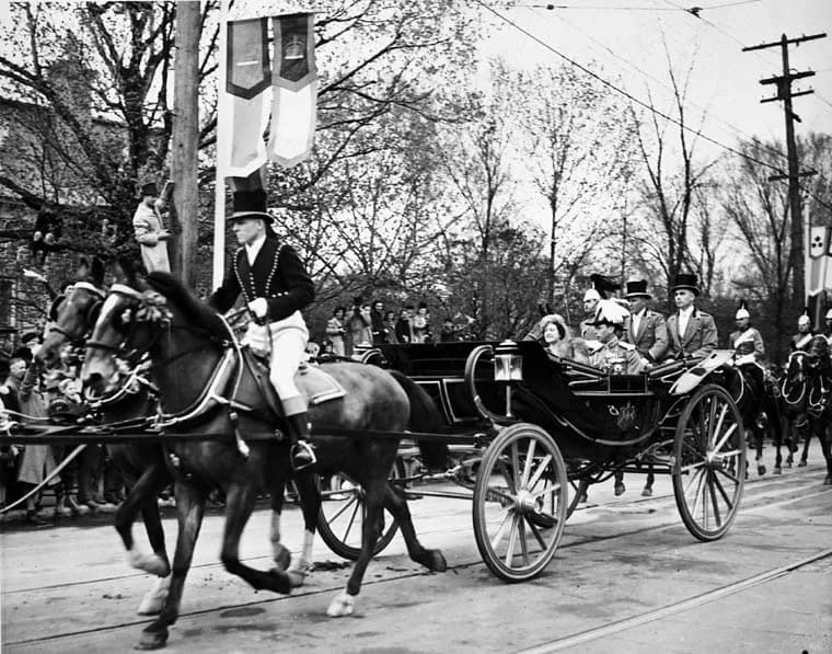 George VI - Arrival of their Majesties King George VI and Queen Elizabeth